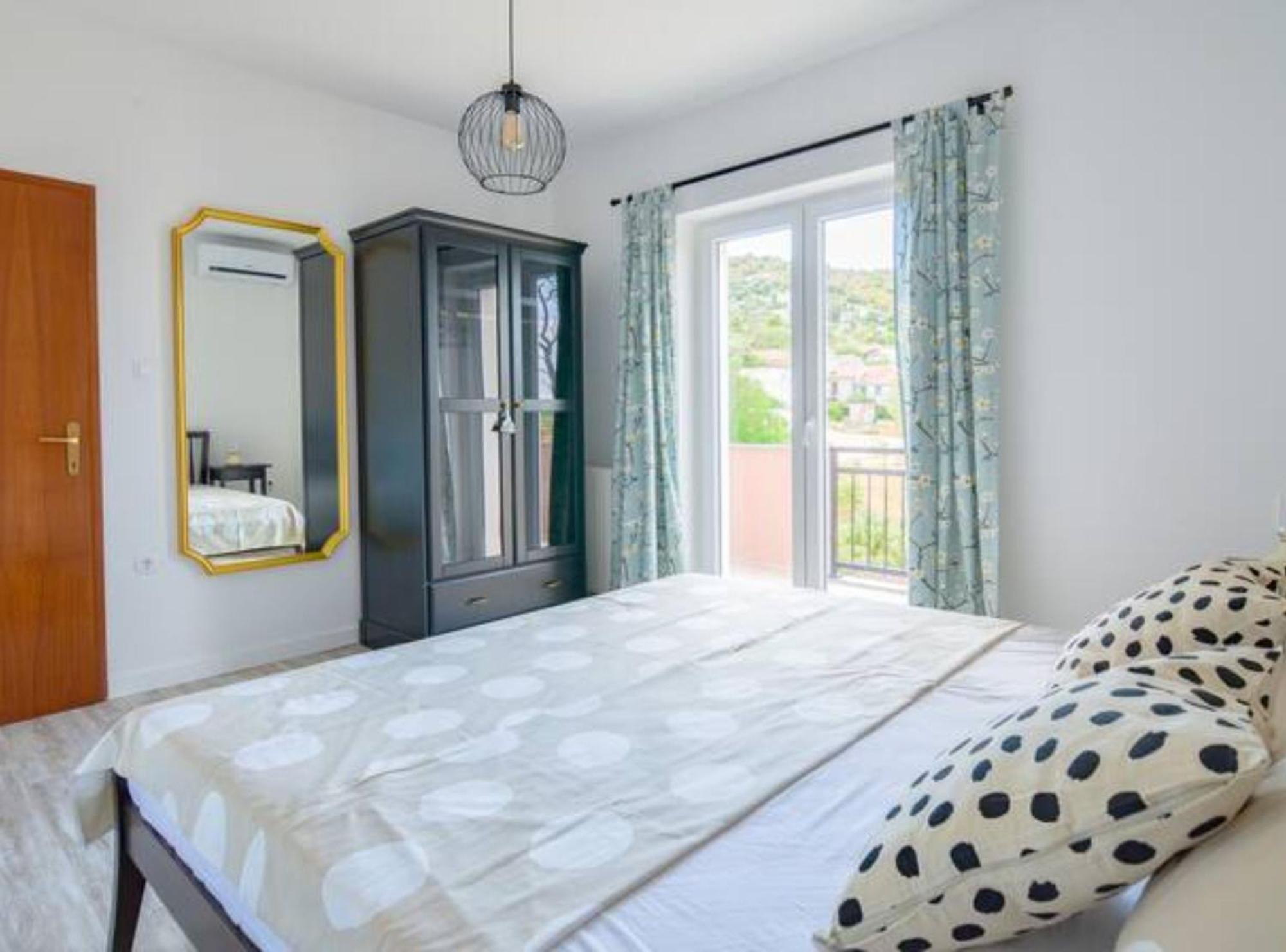Apartment Villa Troskot Pirovac Eksteriør bilde